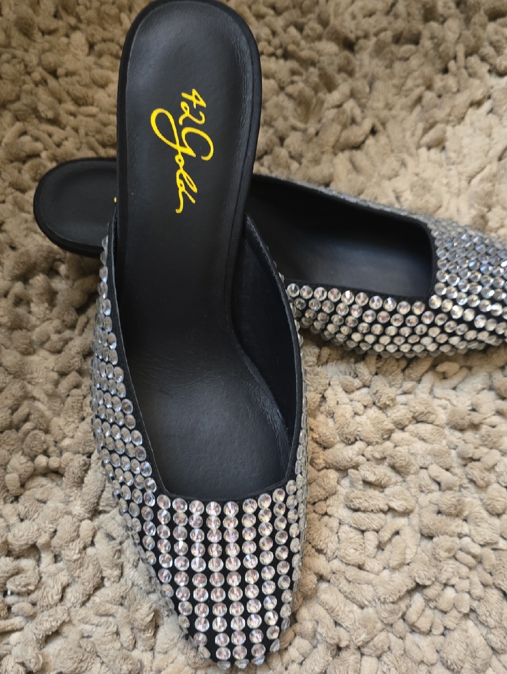 New 42 GOLD Women's Size 9.5 Black Crystal-Studded Slip-On Mules - Picture 5 of 7